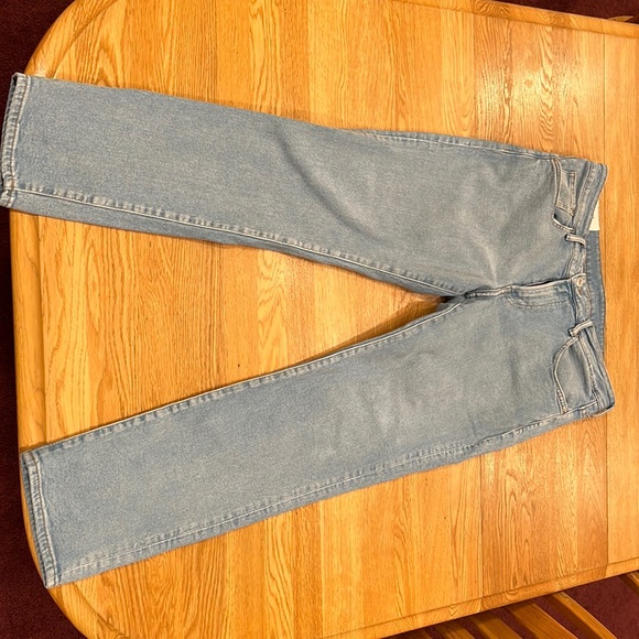 H & M Regular Fit Light Wash Jeans - Picture 1 of 2